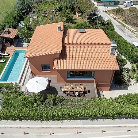 The House By The Sea Kato Daratso